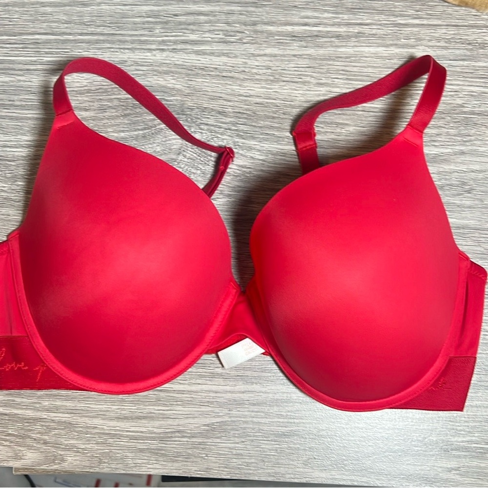 Victoria’s Secret PINK Wear Everywhere Push Up Red Bra 36DD 36E